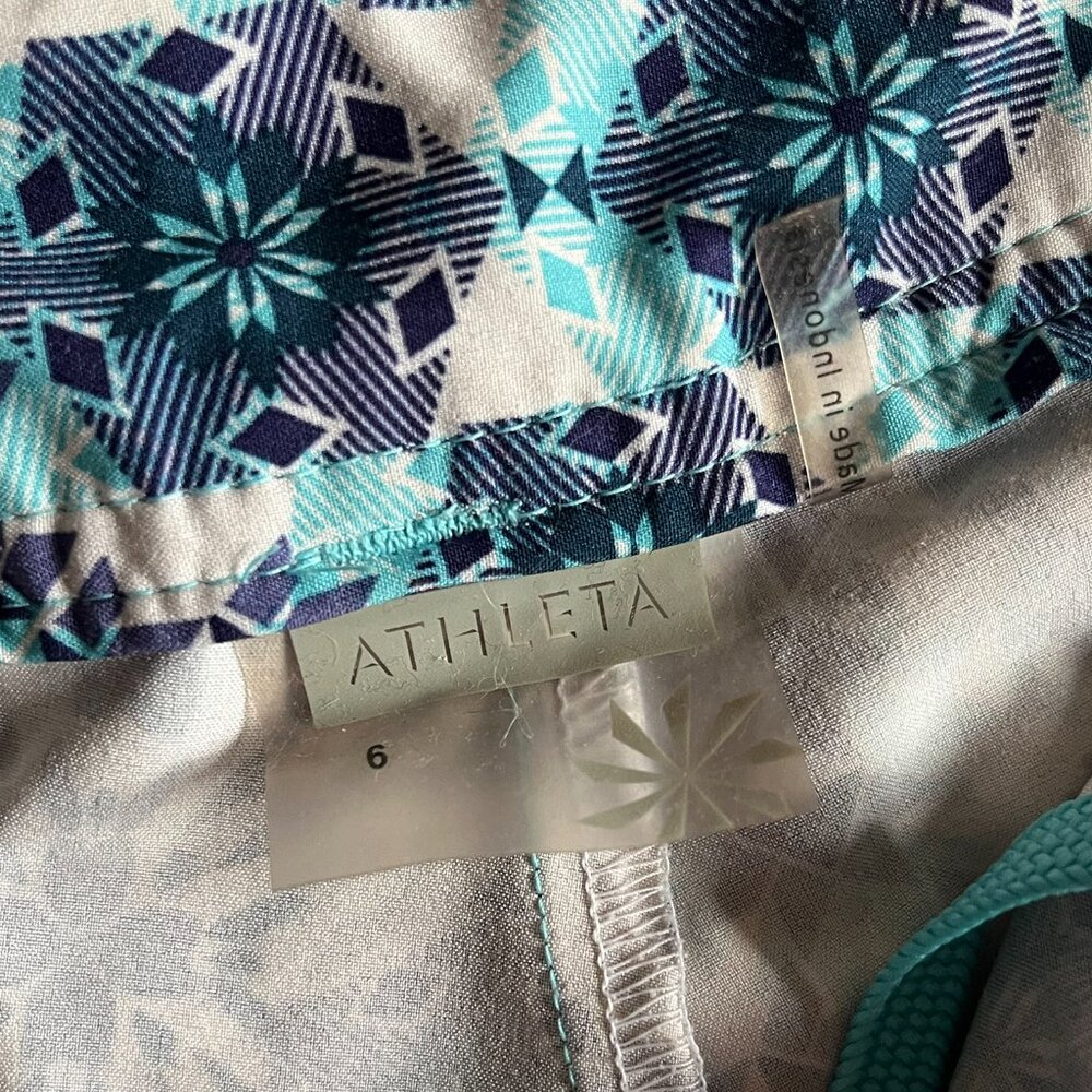 Athleta geo pattern twirl skort stains 6 - Picture 4 of 16